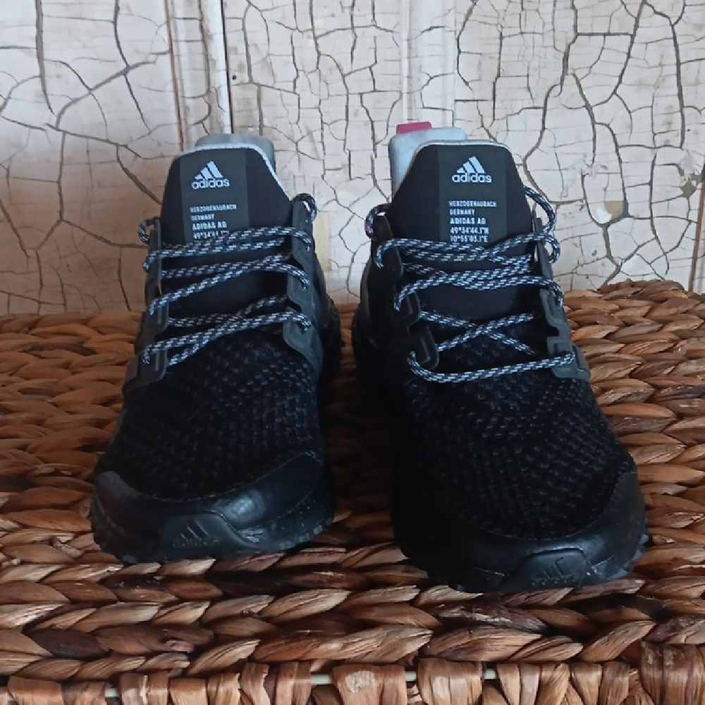 Adidas Women's Black and Gray Sneakers